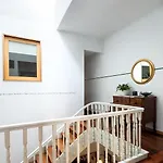 Pensao O Laranjeira 게스트하우스