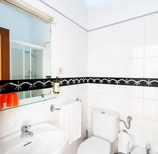 Pensao O Laranjeira 게스트하우스